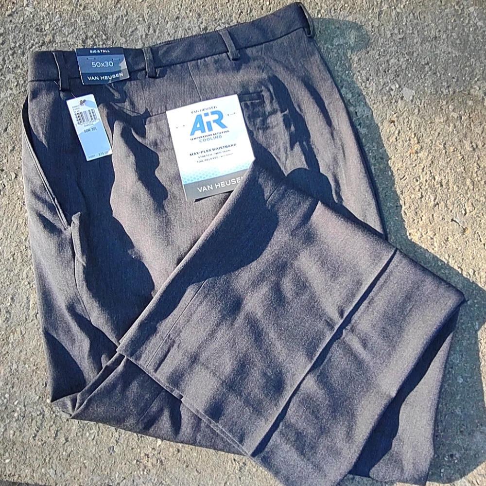 Men's Van Heusen Big and Tall Air Straight-Fit Flex Dress Pants in Charcoal
